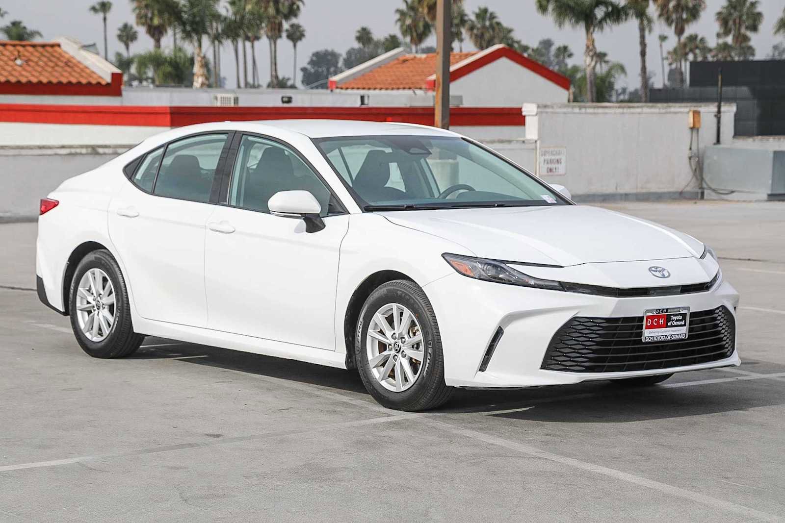 Certified 2025 Toyota Camry LE image 5