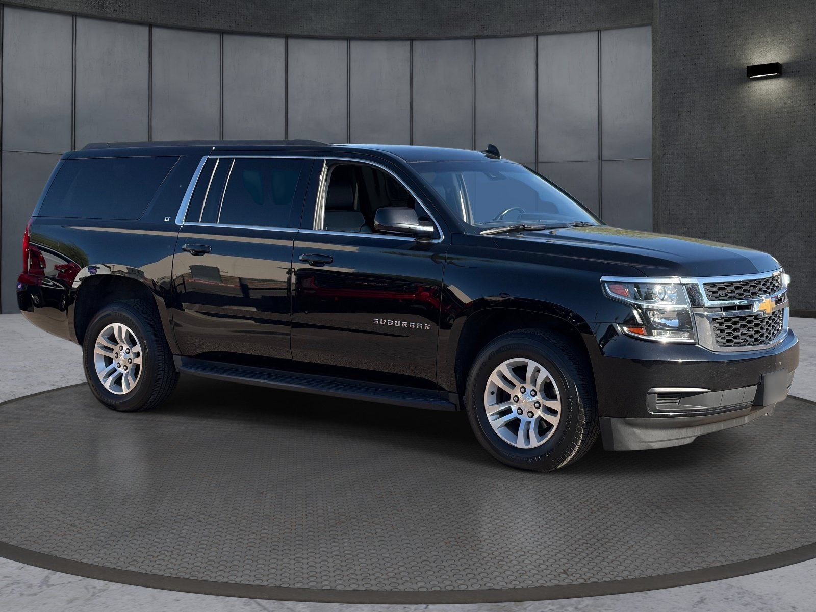 Certified 2019 Chevrolet Suburban LT AWD/4WD image 8