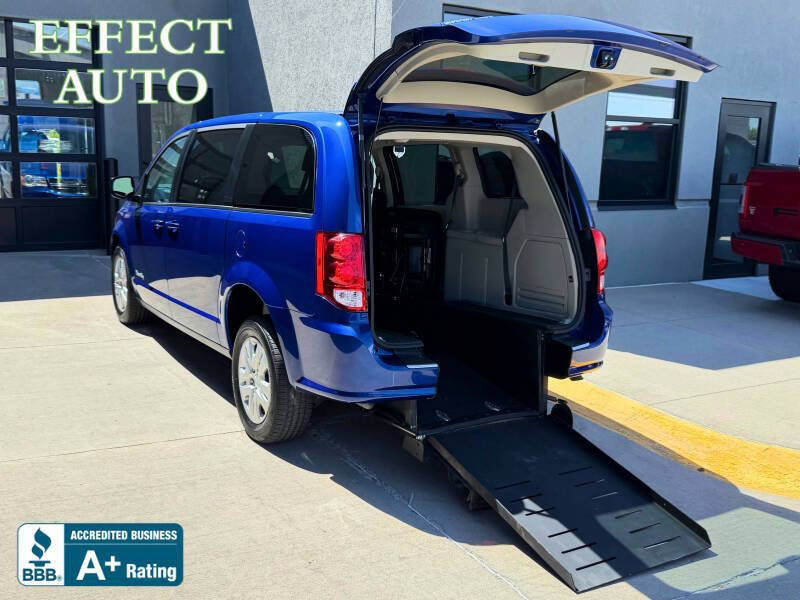 Used 2018 Dodge Grand Caravan SE w/ Power Convenience Group I FWD image 1