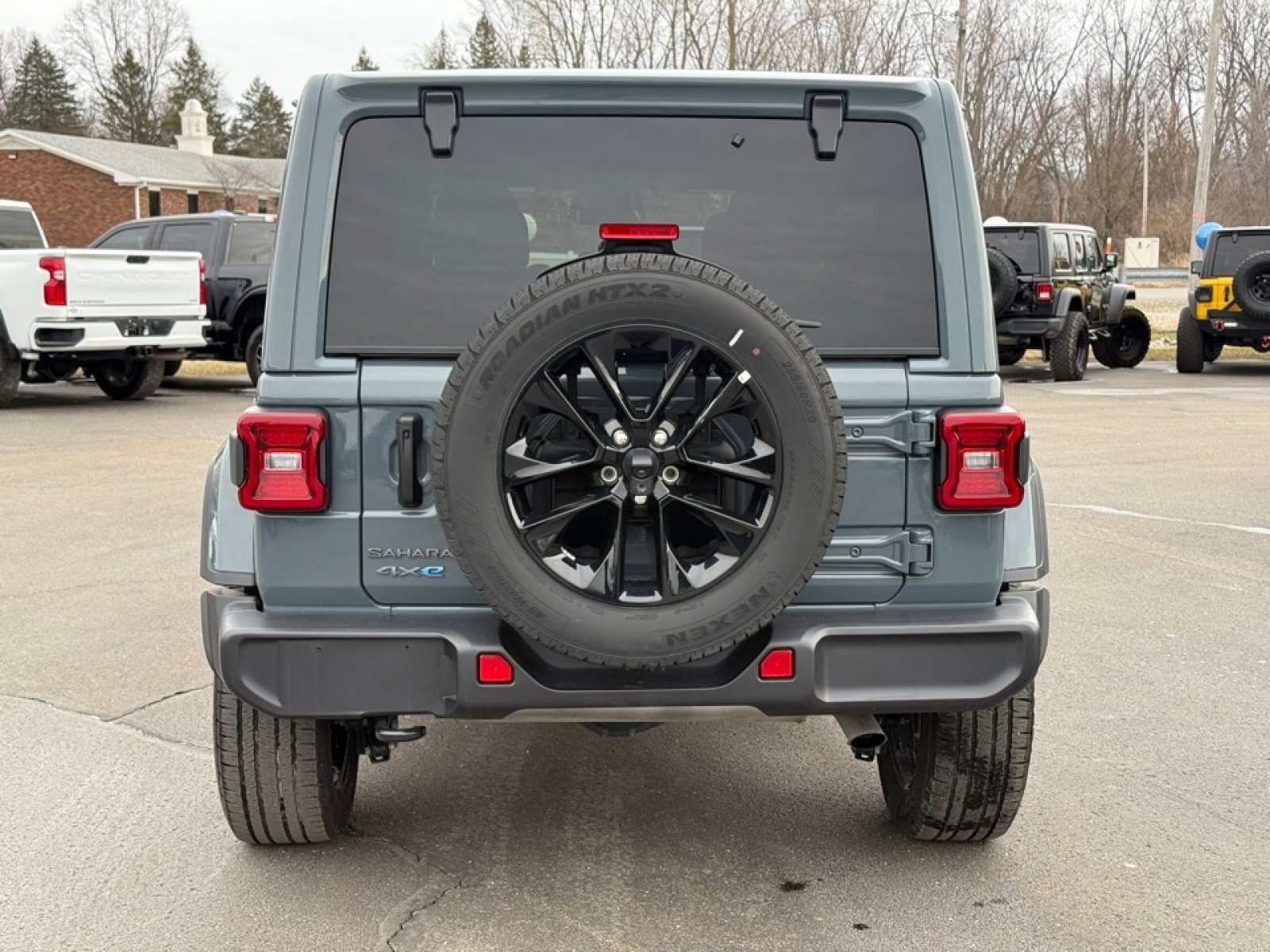 Used 2025 Jeep Wrangler Unlimited Sahara image 7