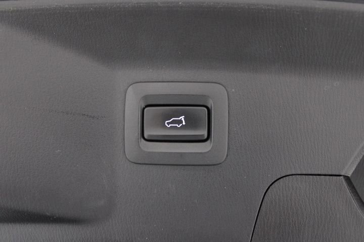 Used 2023 MAZDA CX-9 Touring image 17