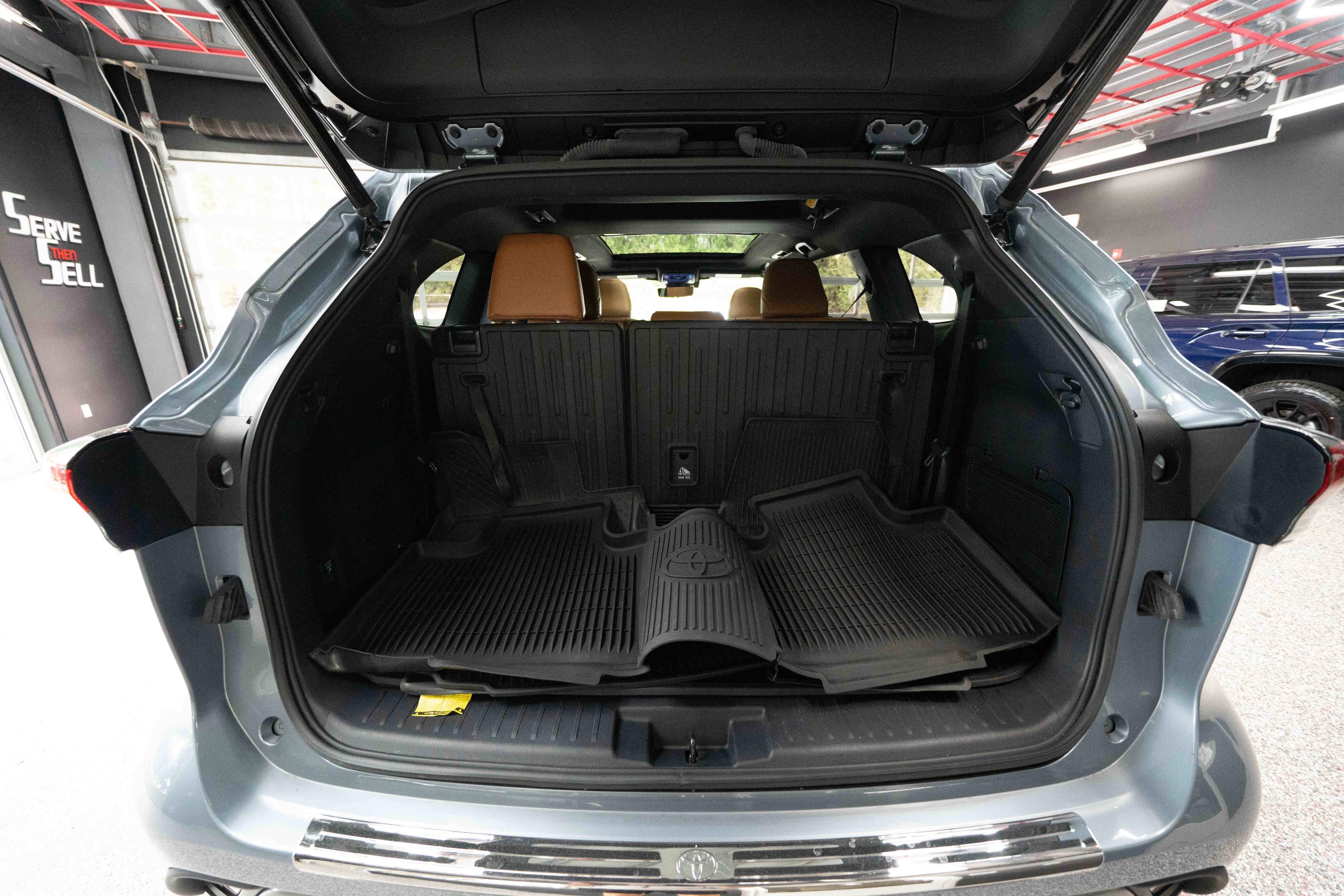 Used 2023 Toyota Highlander Platinum AWD/4WD image 28