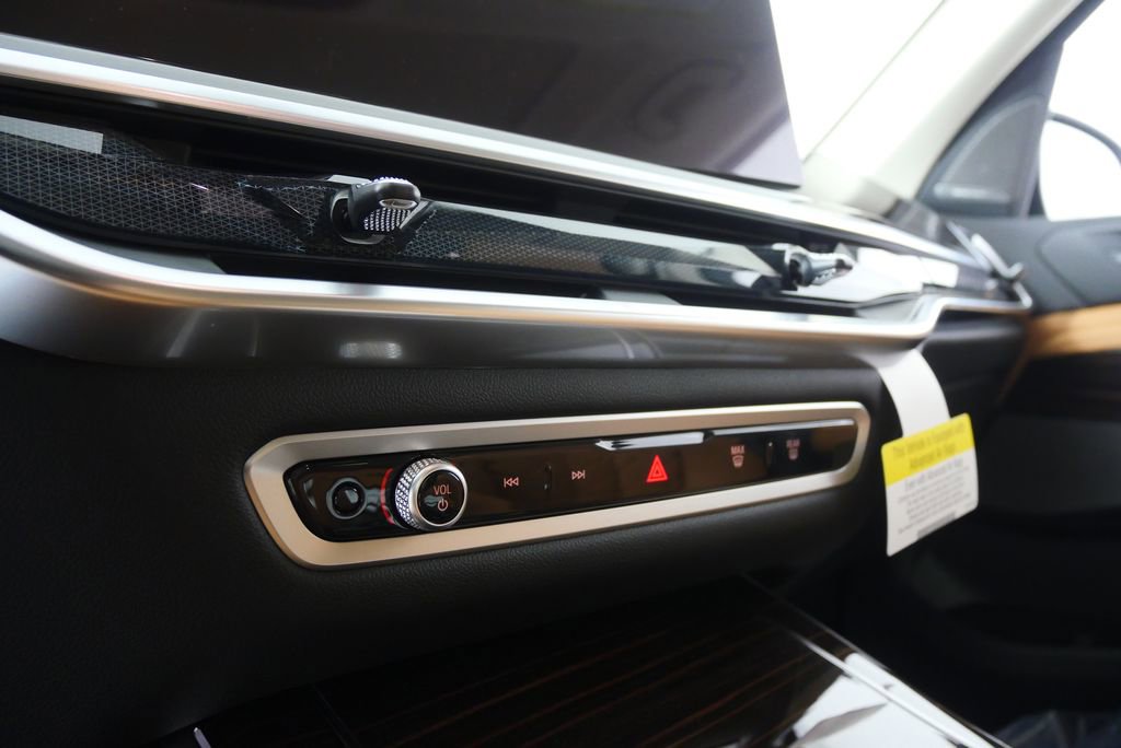 Used 2026 BMW X7 xDrive40i w/ Premium Package image 22