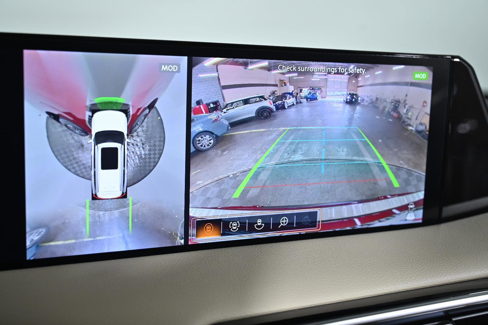 Used 2025 Nissan Armada Platinum image 15