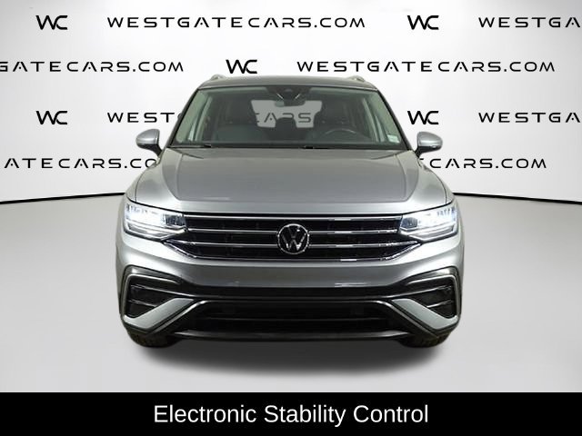 Used 2024 Volkswagen Tiguan SE AWD/4WD image 4