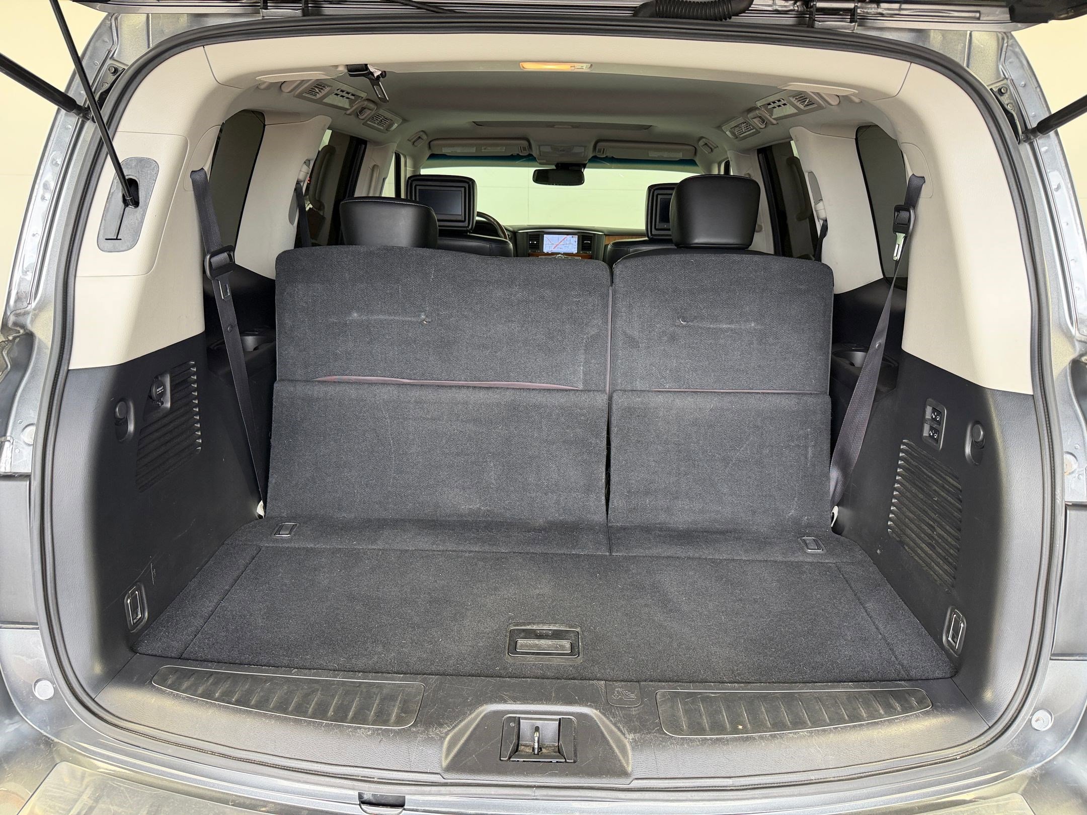 Used 2017 INFINITI QX80 2WD w/ Deluxe Technology Package image 33