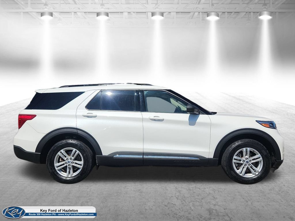 Used 2022 Ford Explorer XLT w/ Equipment Group 202A AWD/4WD image 2
