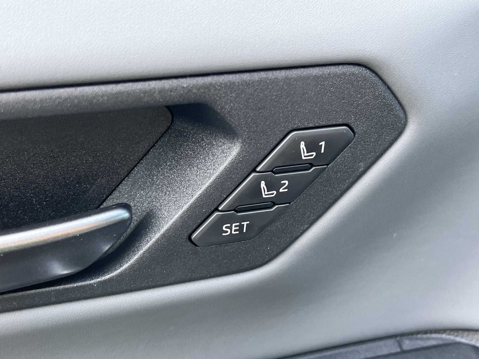 New 2026 Toyota RAV4 XSE image 25