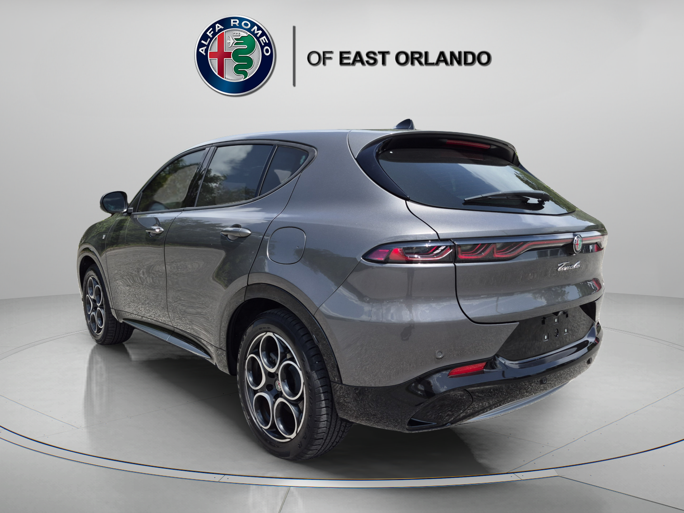 Used 2024 Alfa Romeo Tonale Ti w/ Premium Interior Package AWD/4WD image 9