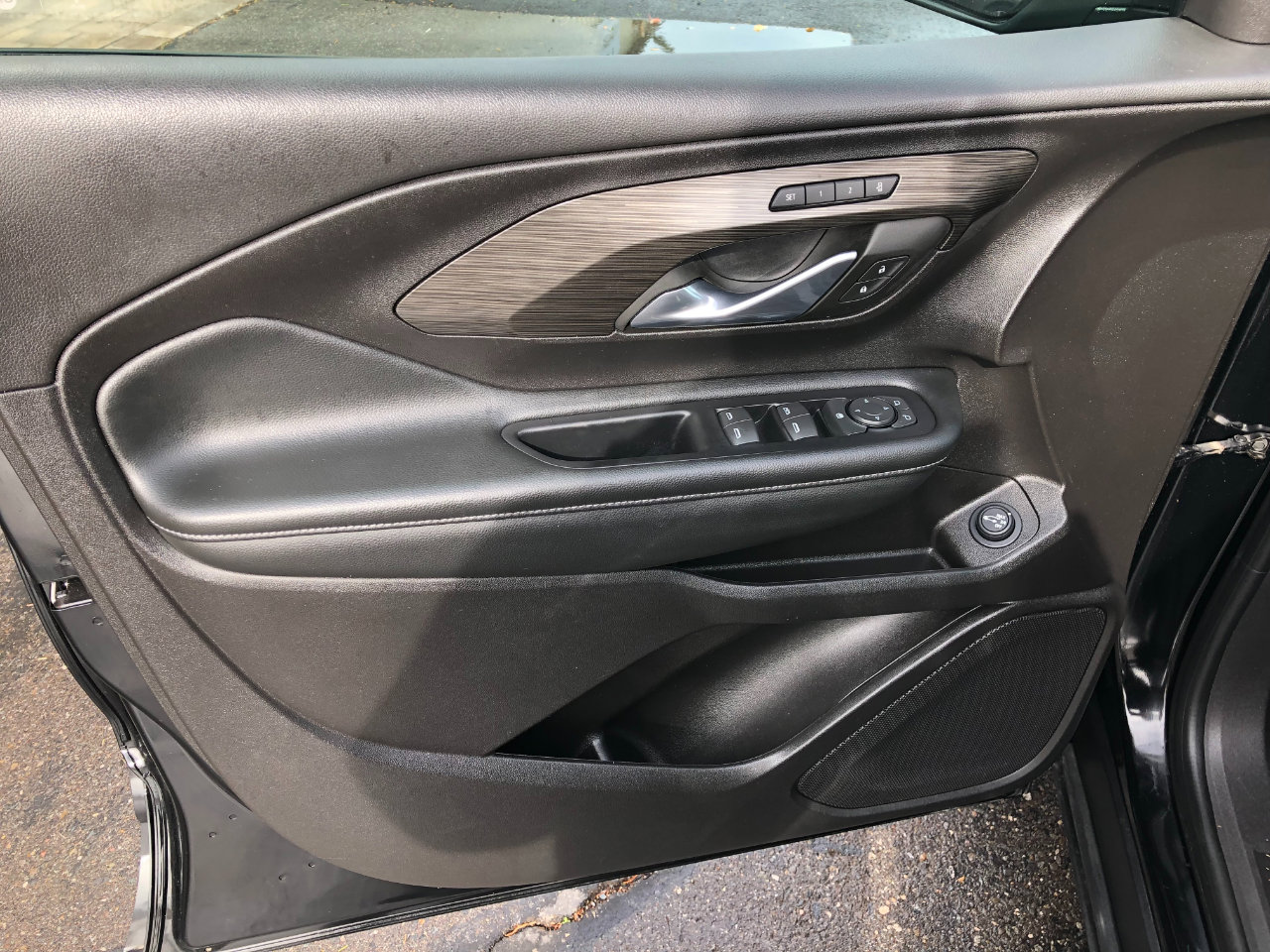 Used 2024 GMC Terrain SLT image 10