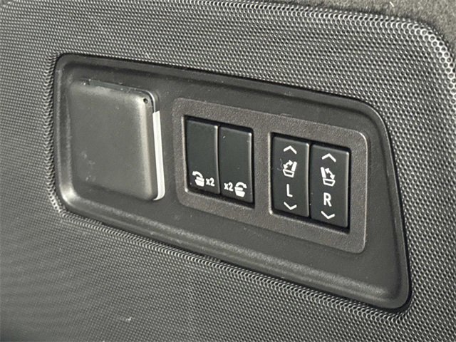 Used 2023 Cadillac Escalade Sport Platinum w/ LPO, ONYX Package image 6