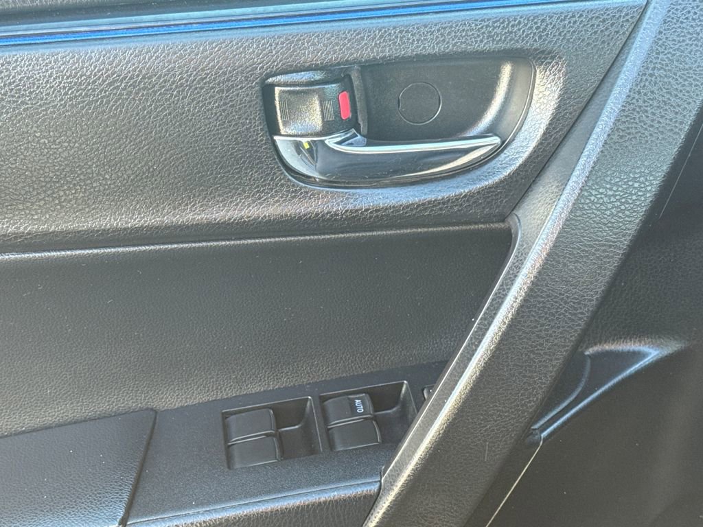 Used 2017 Toyota Corolla SE w/ Carpet Mat Package (TMS) image 34