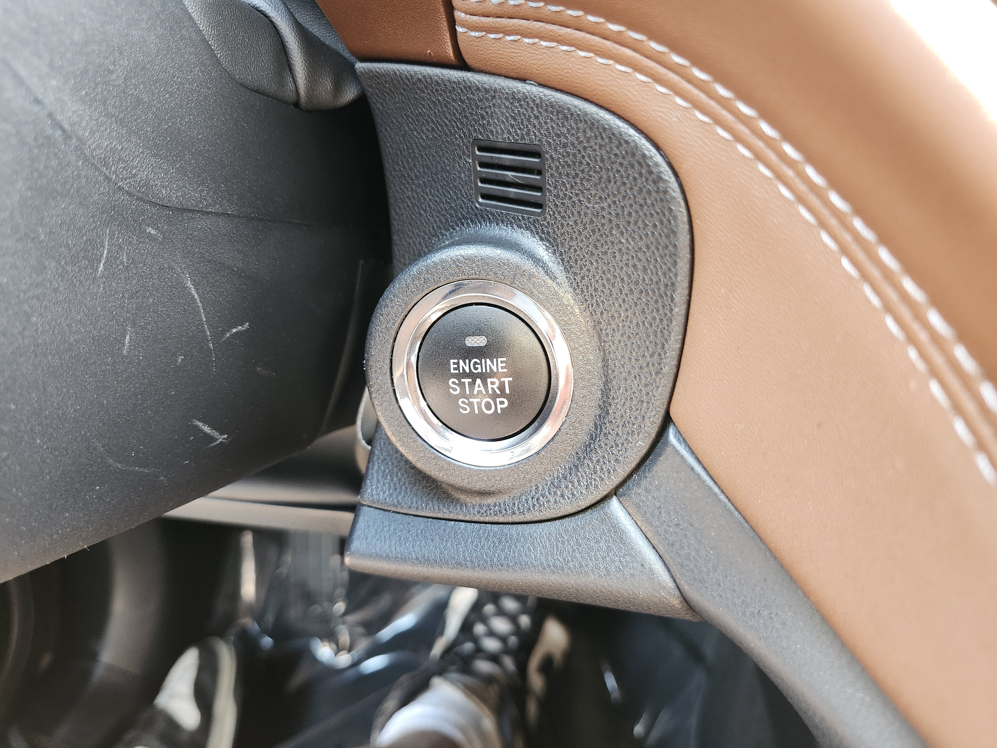 Used 2025 Subaru Outback Touring AWD/4WD image 10