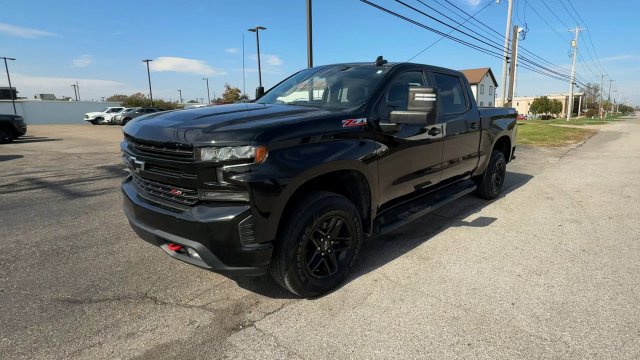 Used 2022 Chevrolet Silverado 1500 LT Trail Boss w/ LPO, Dark Essentials Package AWD/4WD image 4