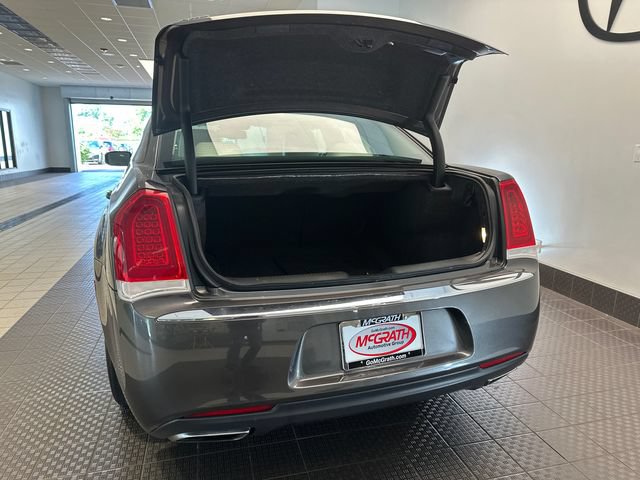 Used 2017 Chrysler 300 Limited AWD/4WD image 5