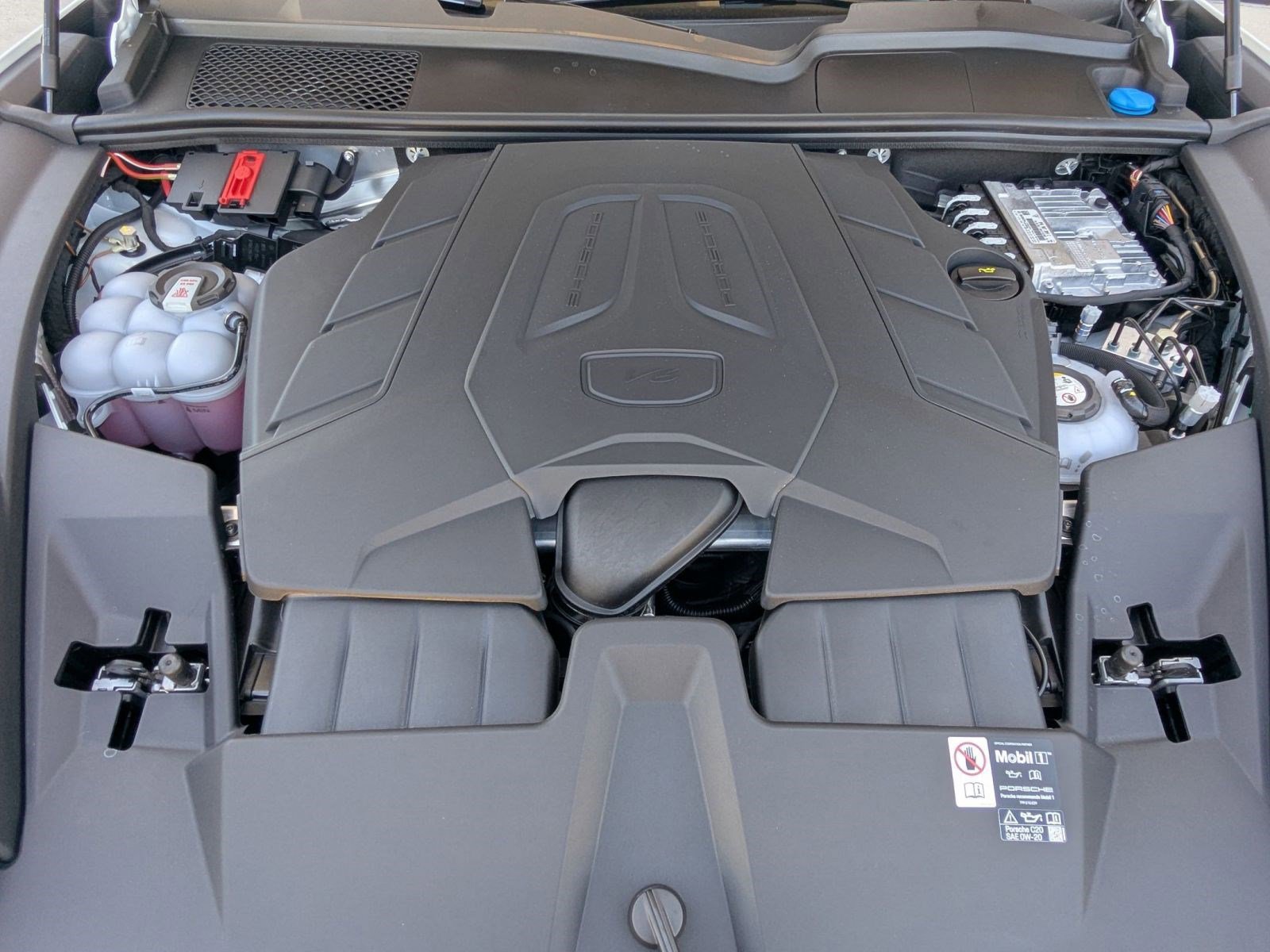 New 2026 Porsche Cayenne E-Hybrid image 28