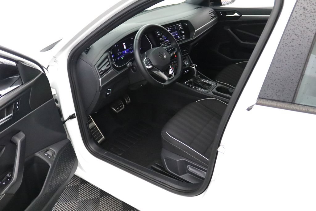 Used 2024 Volkswagen Jetta Sport FWD image 14