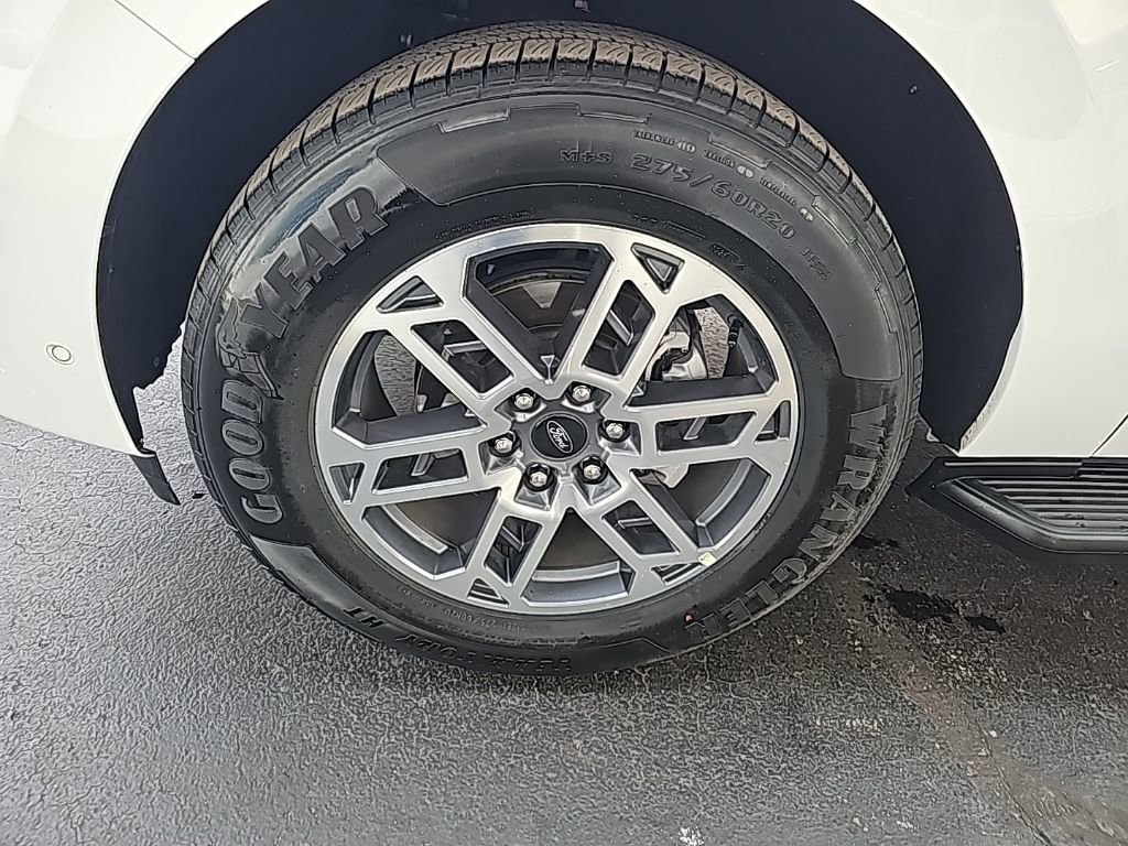 Used 2025 Ford Expedition Active image 8