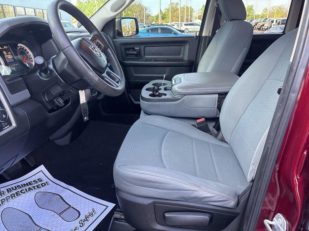 Used 2017 RAM 1500 Express w/ Express Value Package AWD/4WD image 9