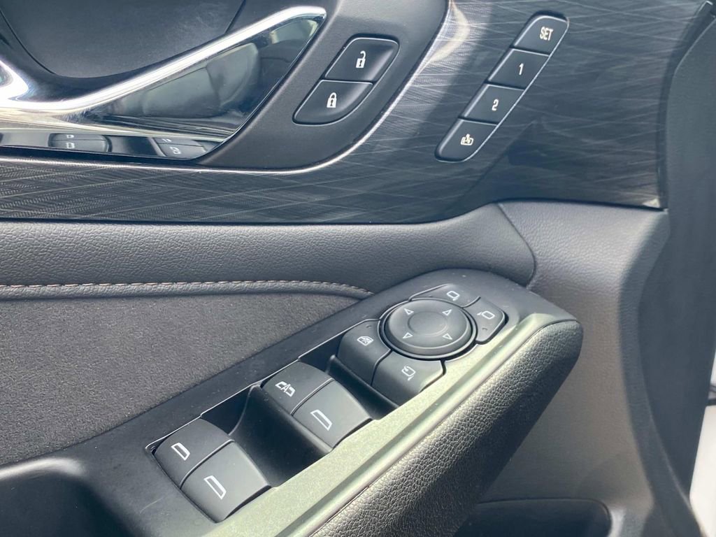 Used 2023 Chevrolet Traverse High Country image 12