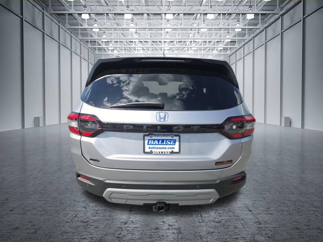 Used 2025 Honda Pilot TrailSport image 9