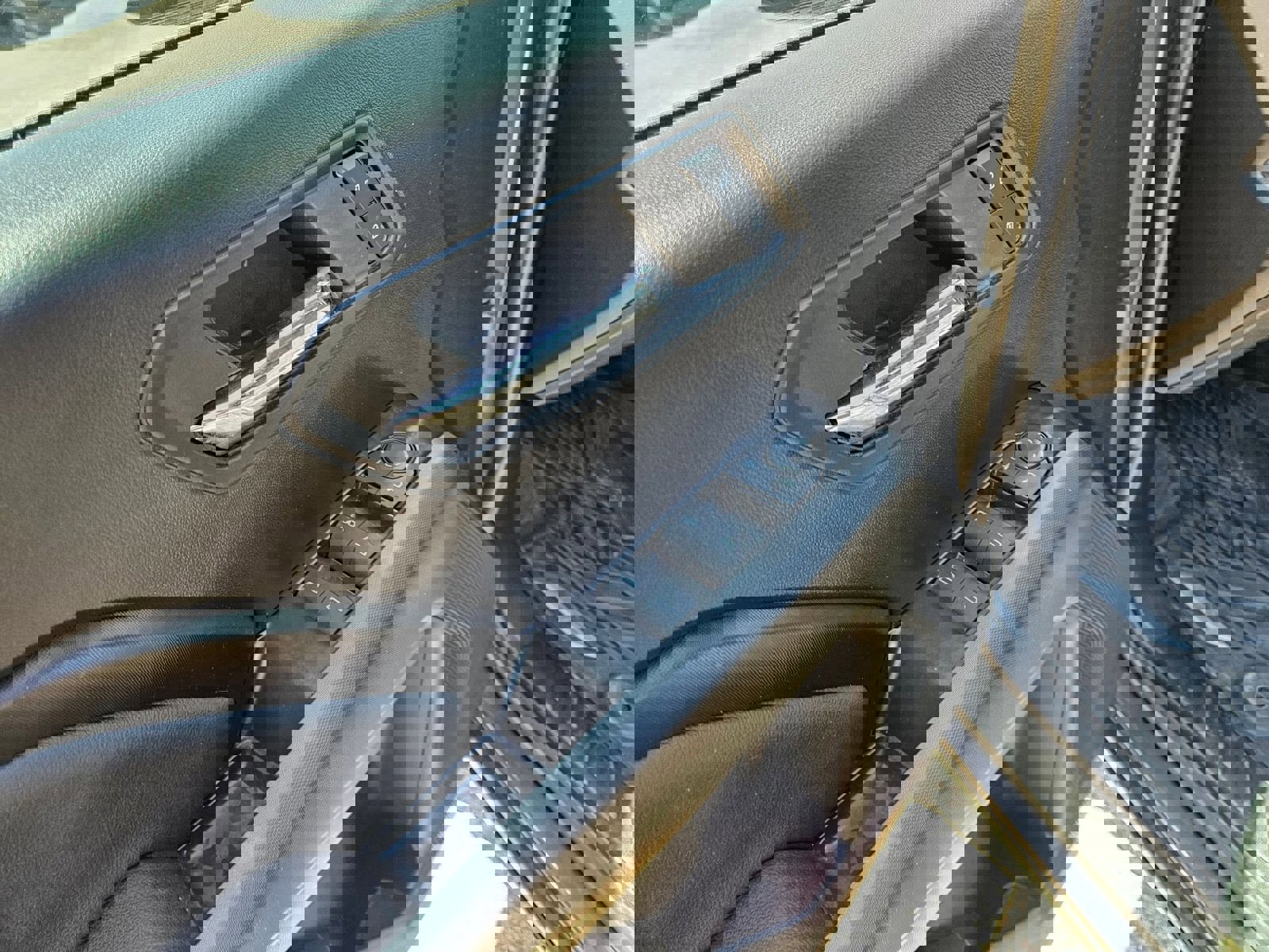 Used 2024 GMC Canyon Elevation image 22