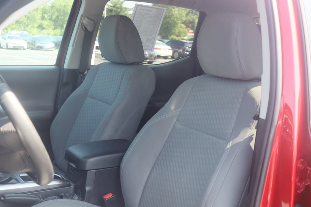 Used 2023 Toyota Tacoma SR5 AWD/4WD image 23
