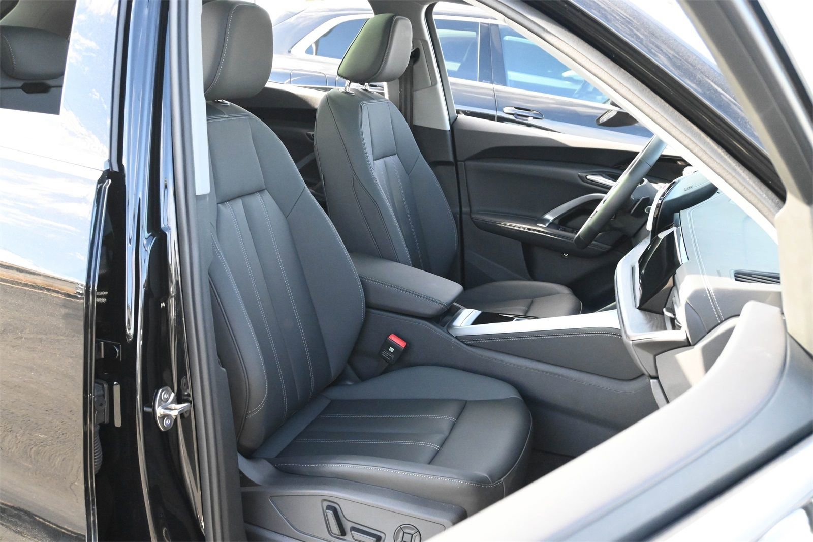 Certified 2025 Audi Q5 Premium w/ Convenience Package image 22