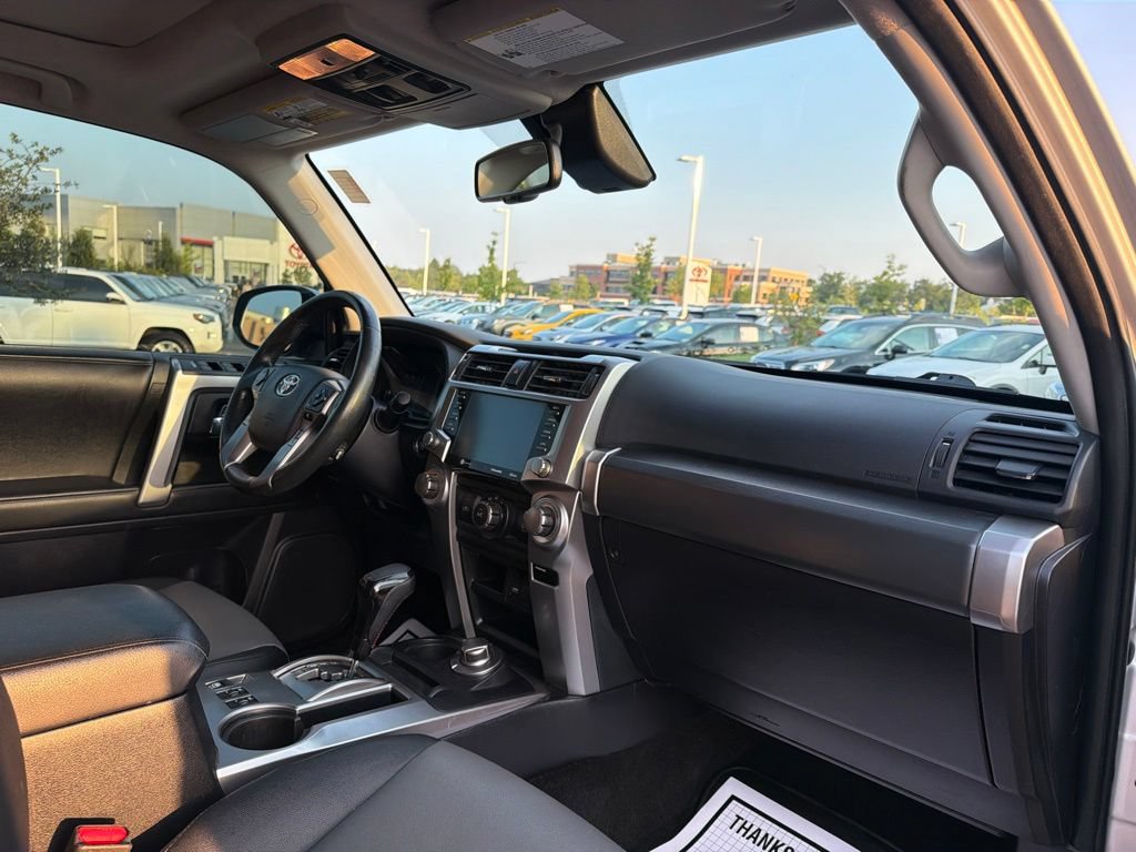 Used 2022 Toyota 4Runner SR5 Premium w/ Moonroof Package AWD/4WD image 13