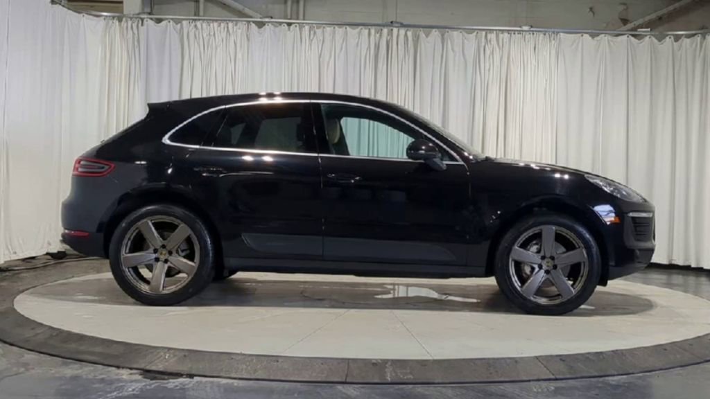 Used 2016 Porsche Macan S image 9