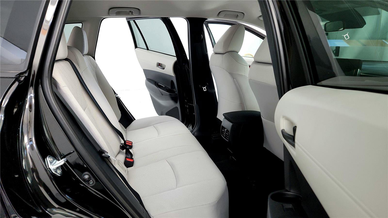 Certified 2023 Toyota Corolla Cross LE image 18