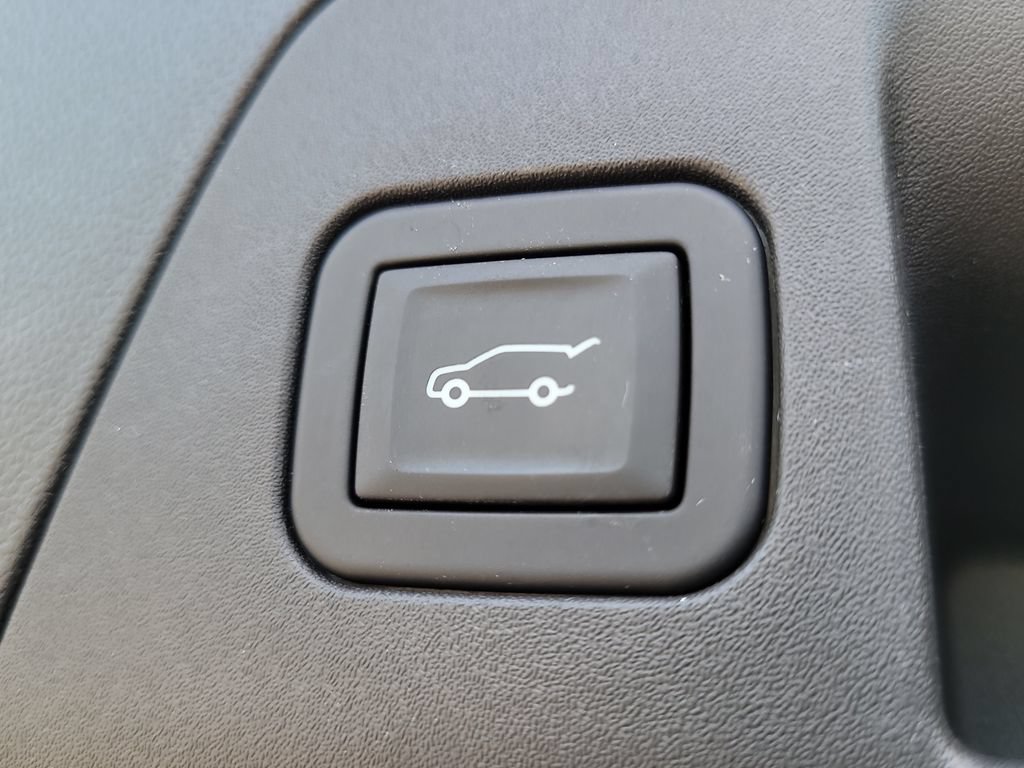 Used 2023 Buick Envision Avenir AWD/4WD image 9