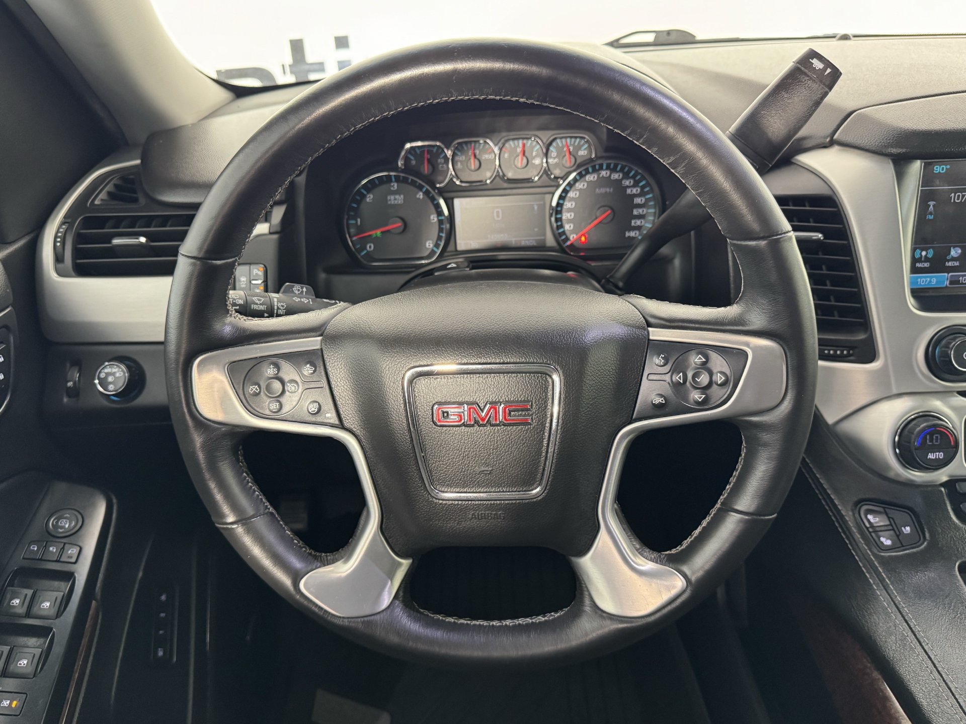 Used 2018 GMC Yukon XL SLT w/ Premium Edition RWD image 28