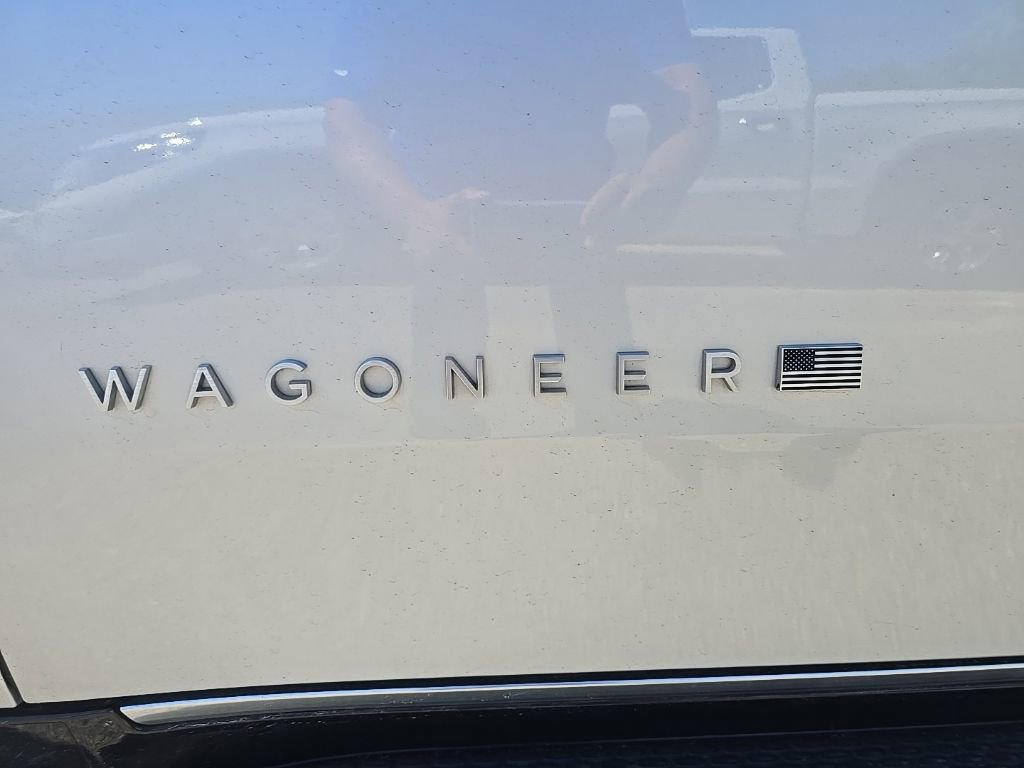 Used 2024 Jeep Wagoneer Series III AWD/4WD image 10