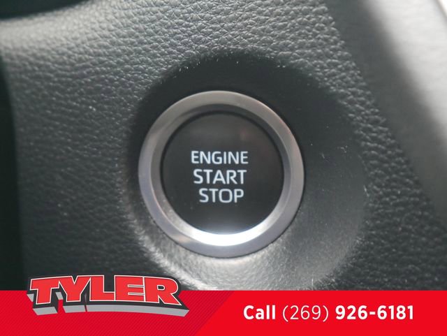 Used 2023 Toyota Corolla Cross XLE image 29