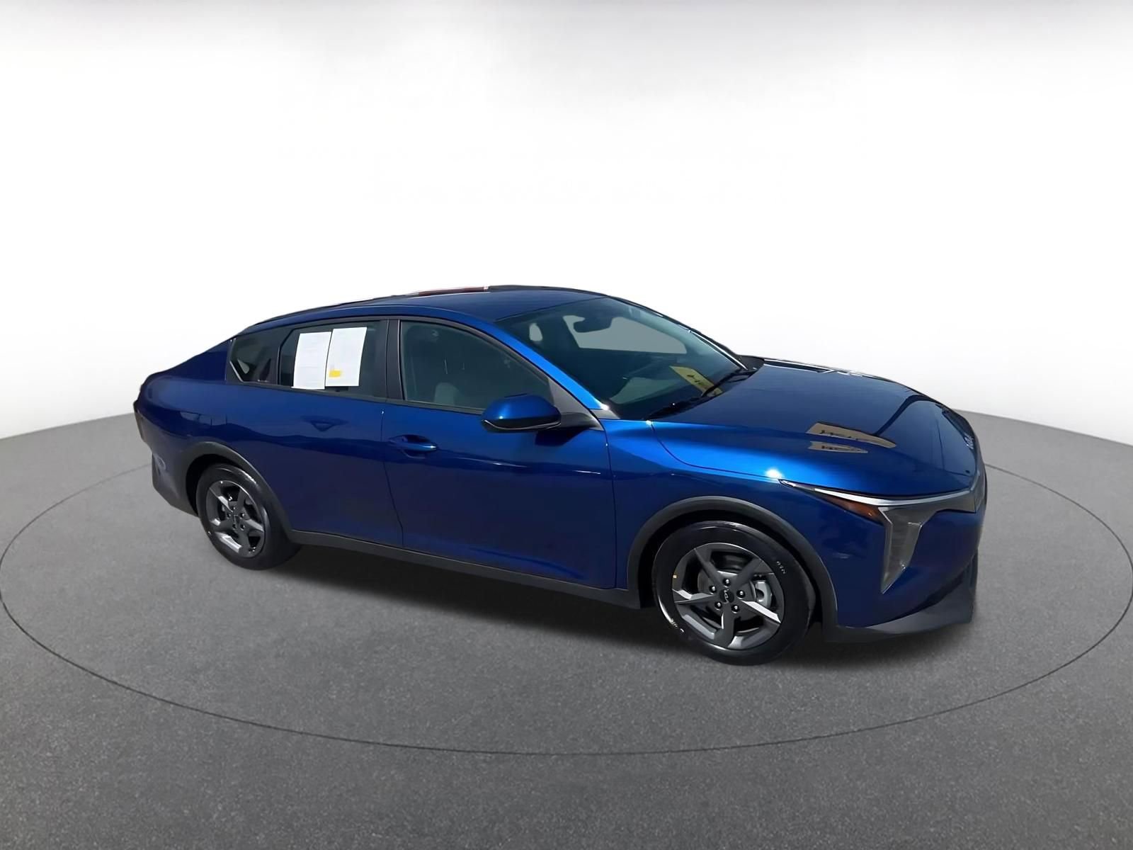 Used 2025 Kia K4 FWD image 2