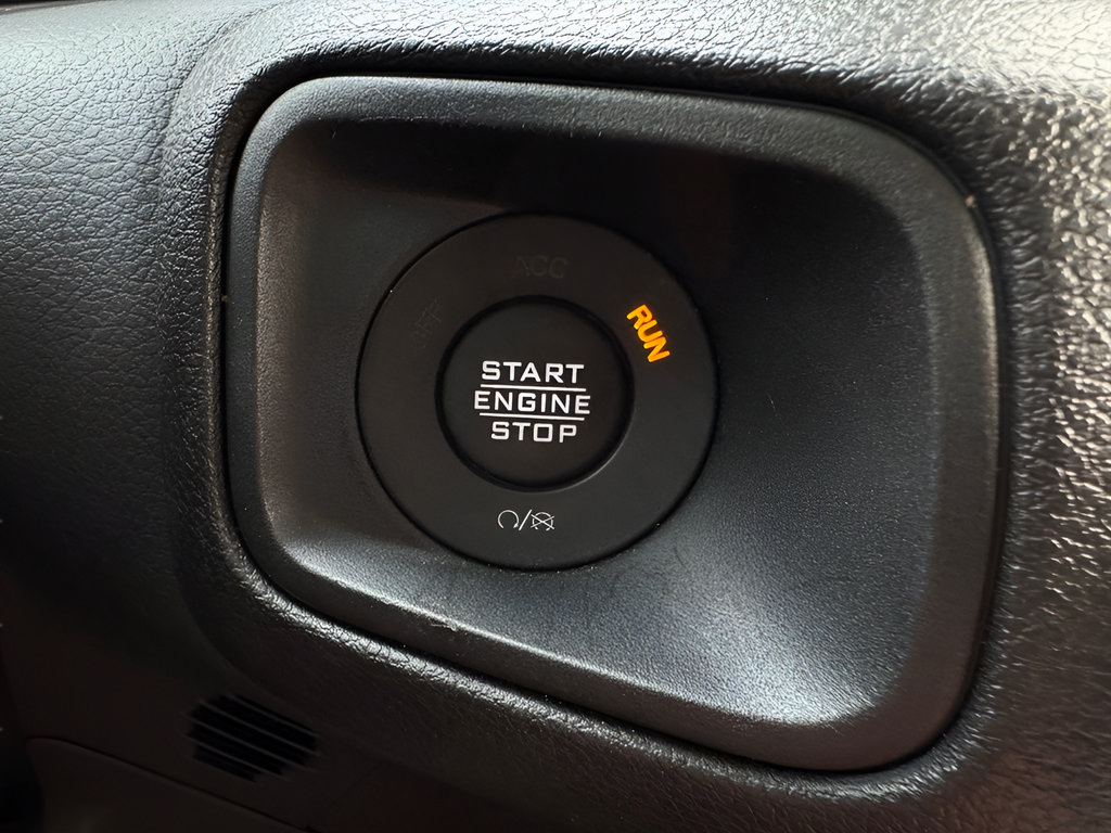 Used 2024 Jeep Wrangler Unlimited AWD/4WD image 20