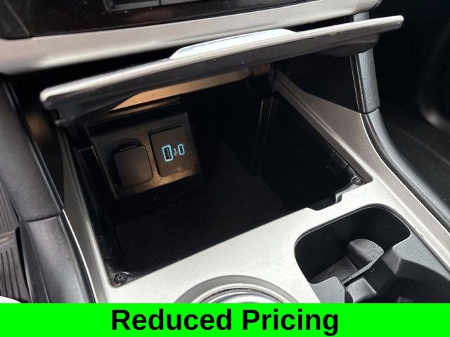 Used 2022 Ford Explorer XLT image 27