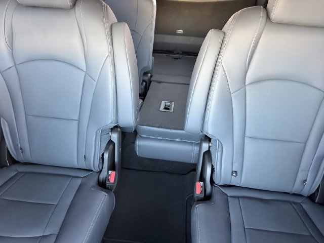 Used 2023 Buick Enclave Essence FWD image 9