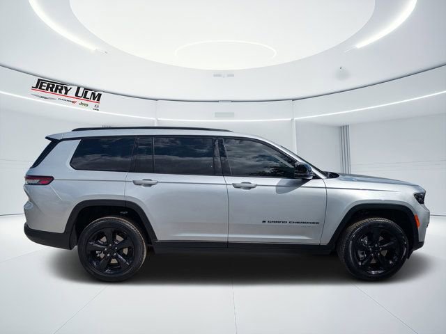 New 2025 Jeep Grand Cherokee L Limited w/ Black Appearance Package AWD/4WD image 2