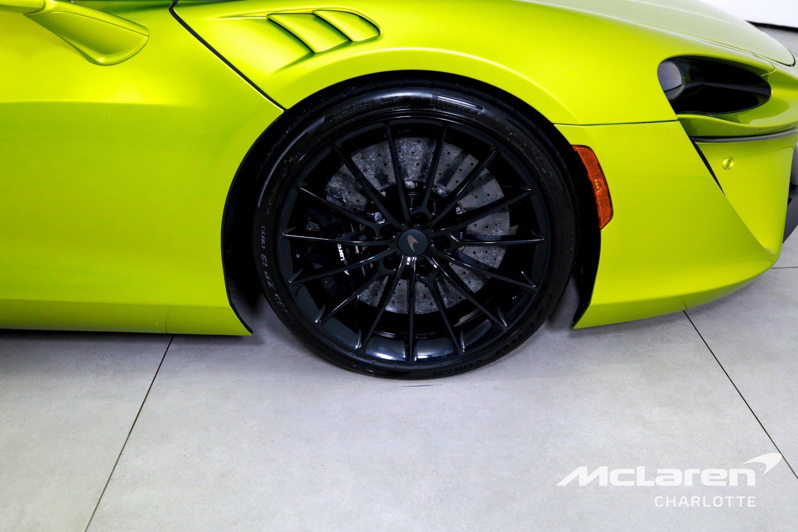 Used 2025 McLaren Artura Spider RWD image 24