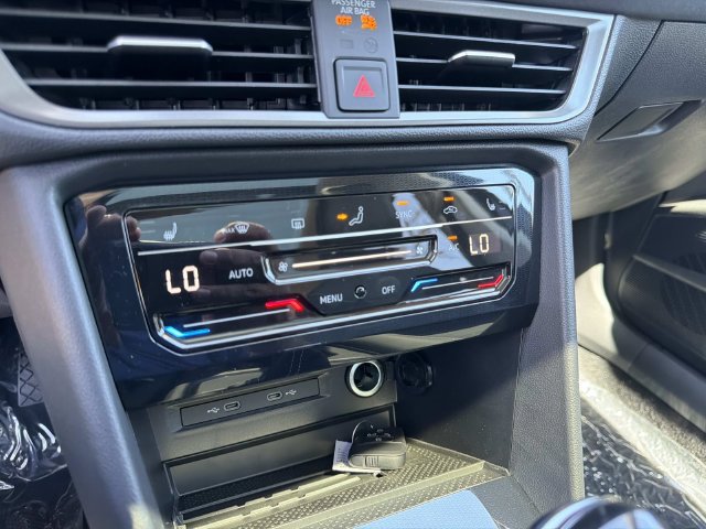 New 2026 Volkswagen Taos SE FWD image 23