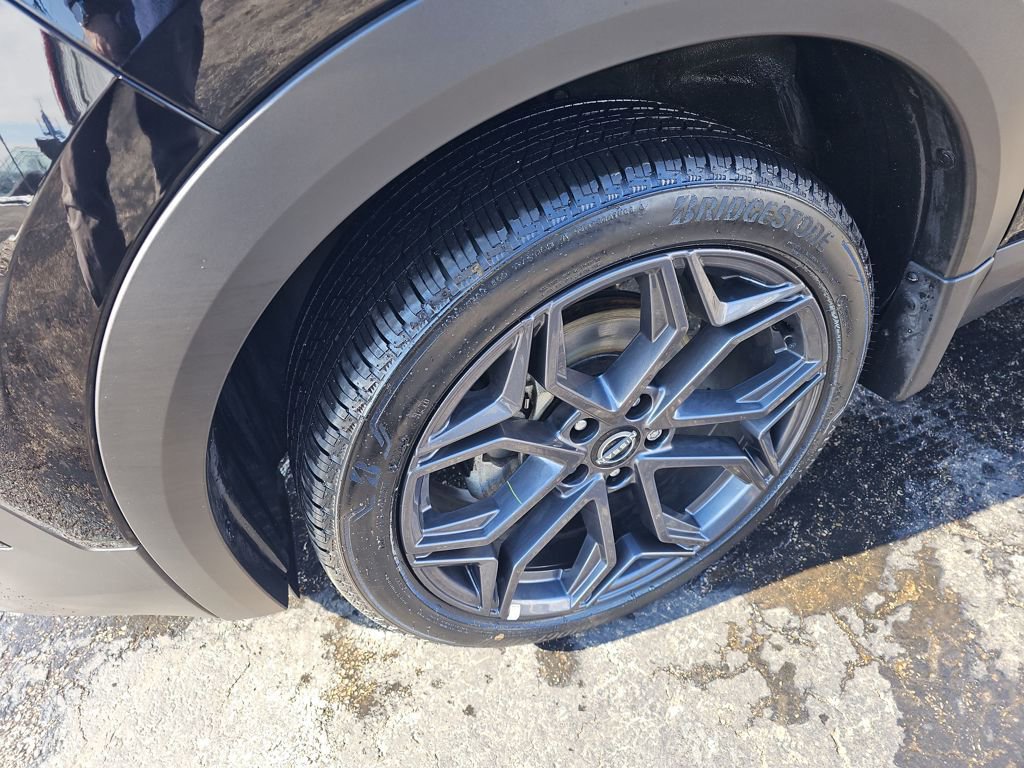 Used 2025 Nissan Kicks SR image 18