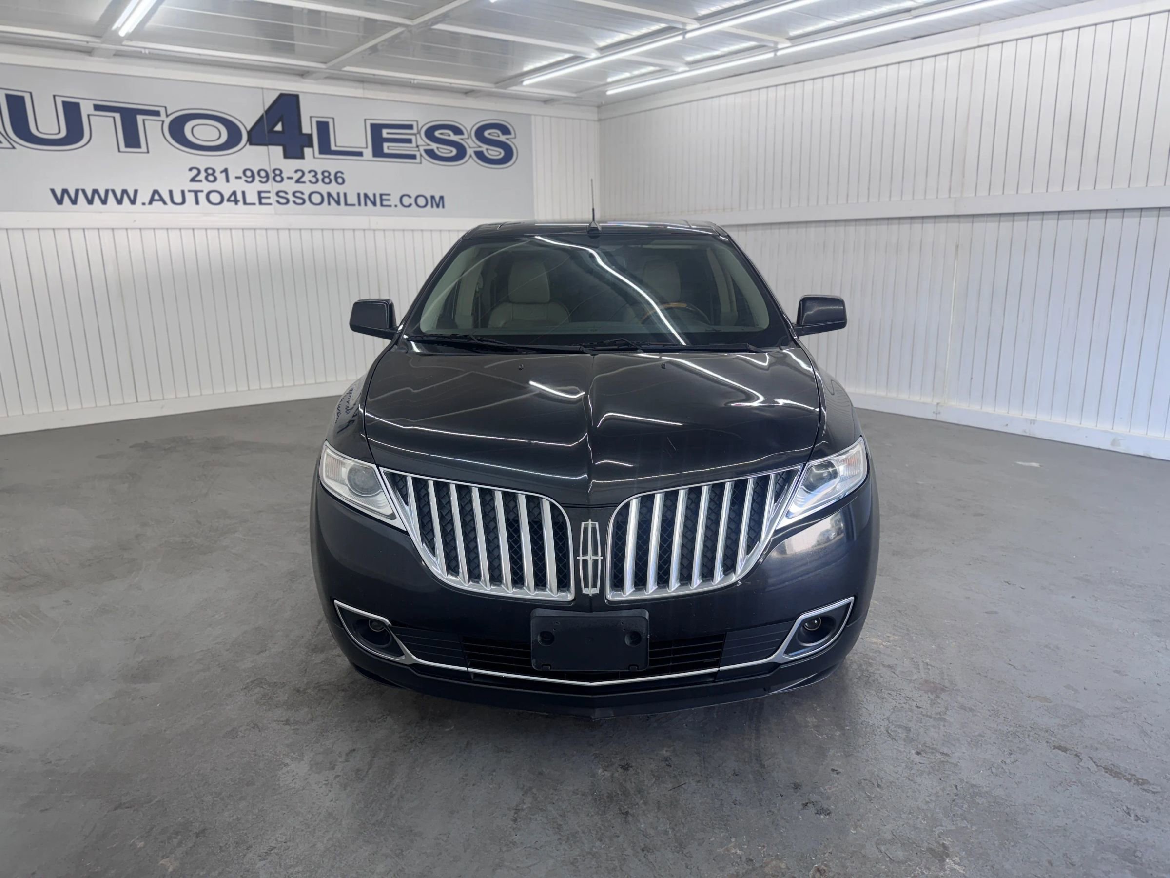 Used 2015 Lincoln MKX AWD w/ Equipment Group 102A image 2