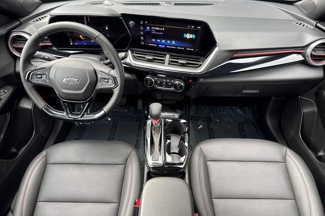 Used 2025 Chevrolet Trax RS w/ Sunroof Package FWD image 15