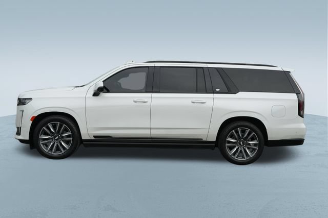 Used 2022 Cadillac Escalade ESV Sport w/ Touring Package AWD/4WD image 4