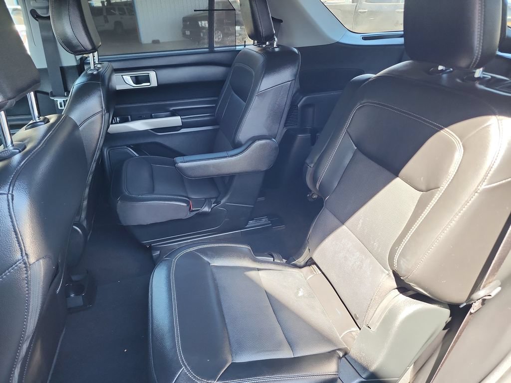 Used 2023 Ford Explorer Limited w/ Equipment Group 301A AWD/4WD image 40