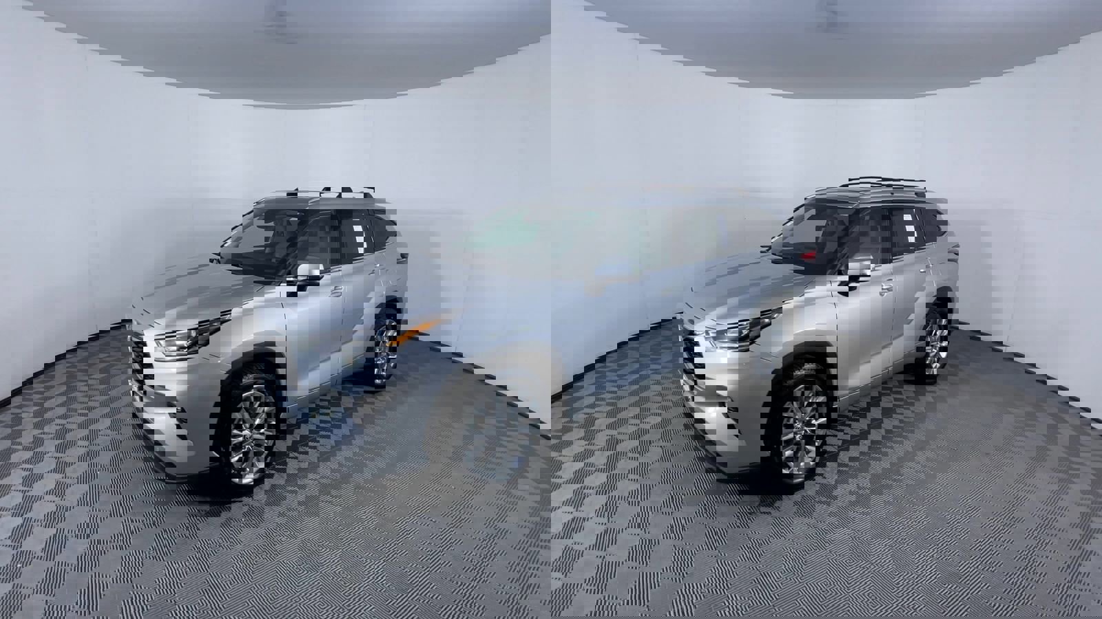 Used 2023 Toyota Highlander Limited image 4