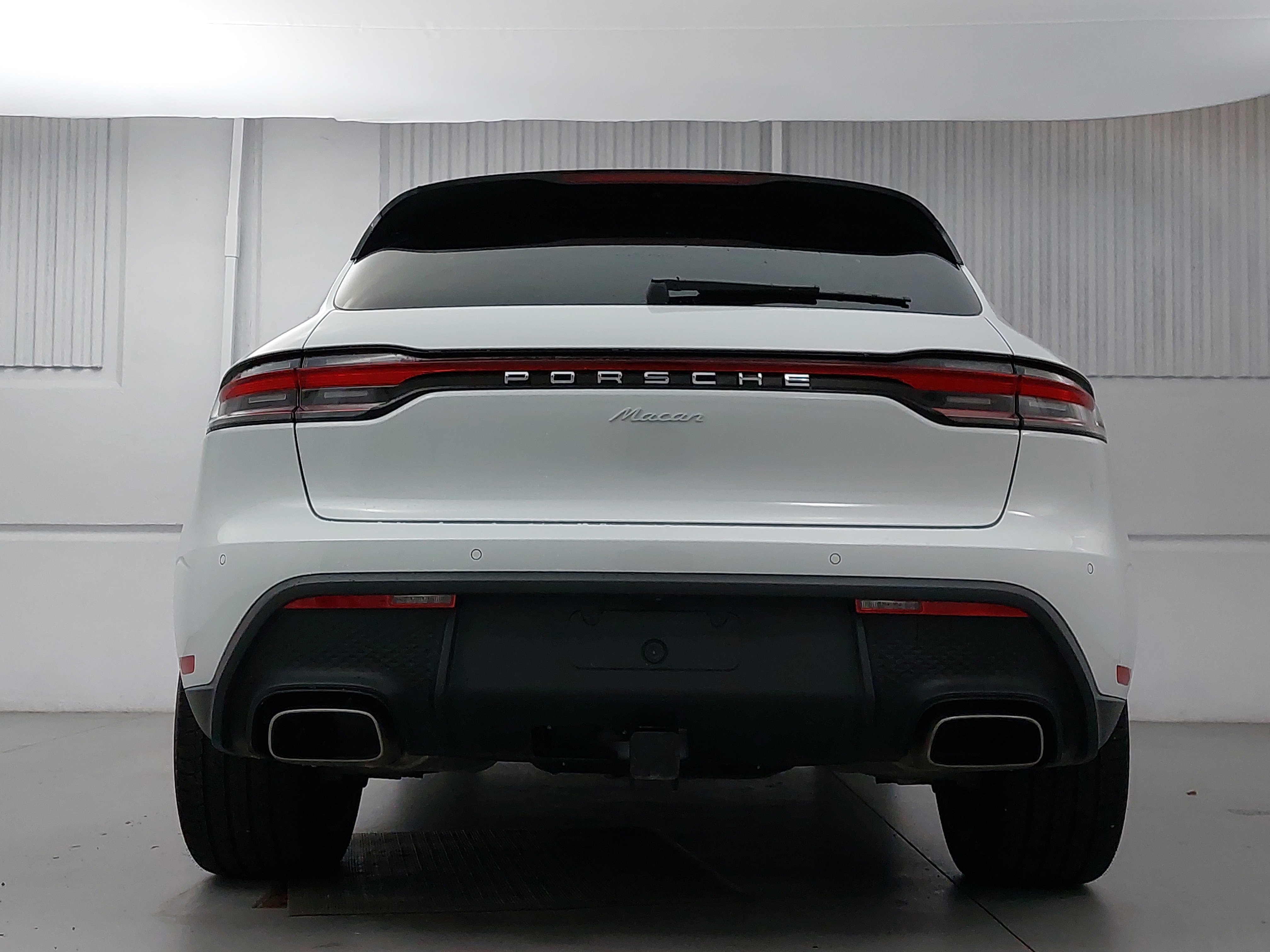 Used 2025 Porsche Macan image 6