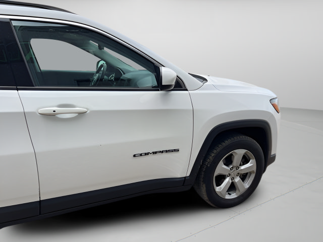 Used 2019 Jeep Compass Latitude AWD/4WD image 16